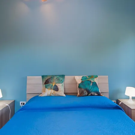 Apartament Casa Smeralda A 200m From The Sea - Happy